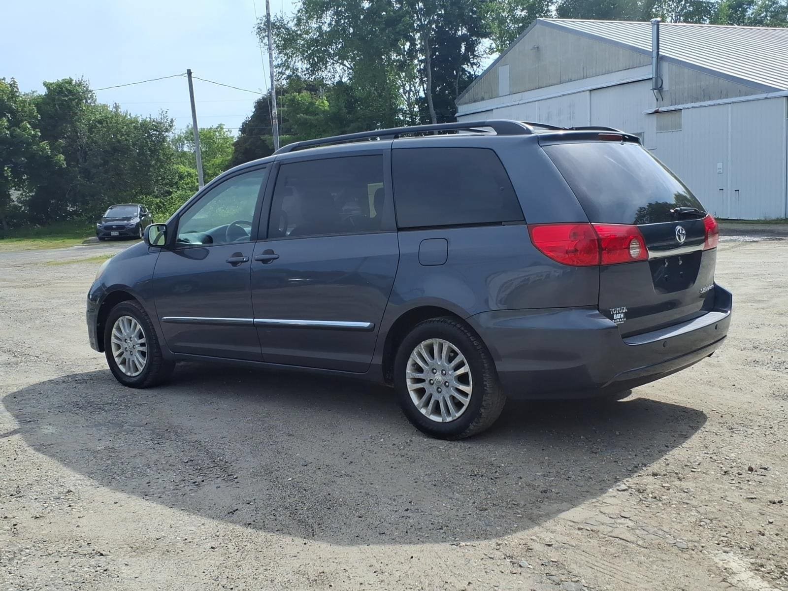 Used 2009 Toyota Sienna XLE Limited FWD image 6