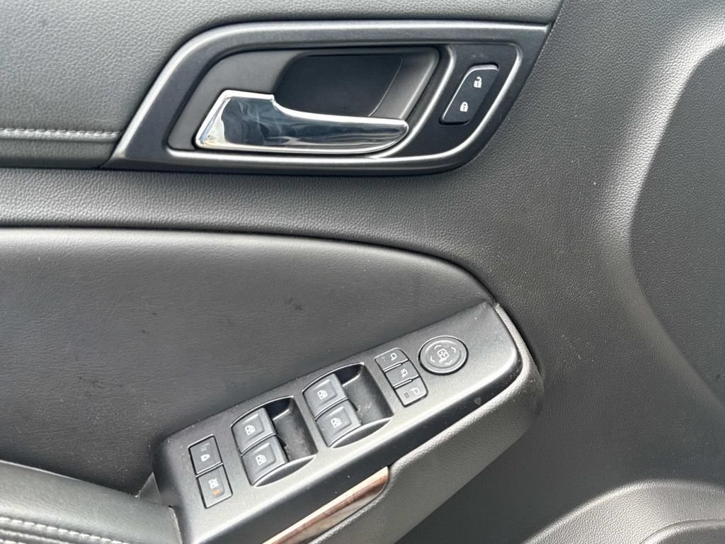 Used 2018 Chevrolet Suburban LT AWD/4WD image 27