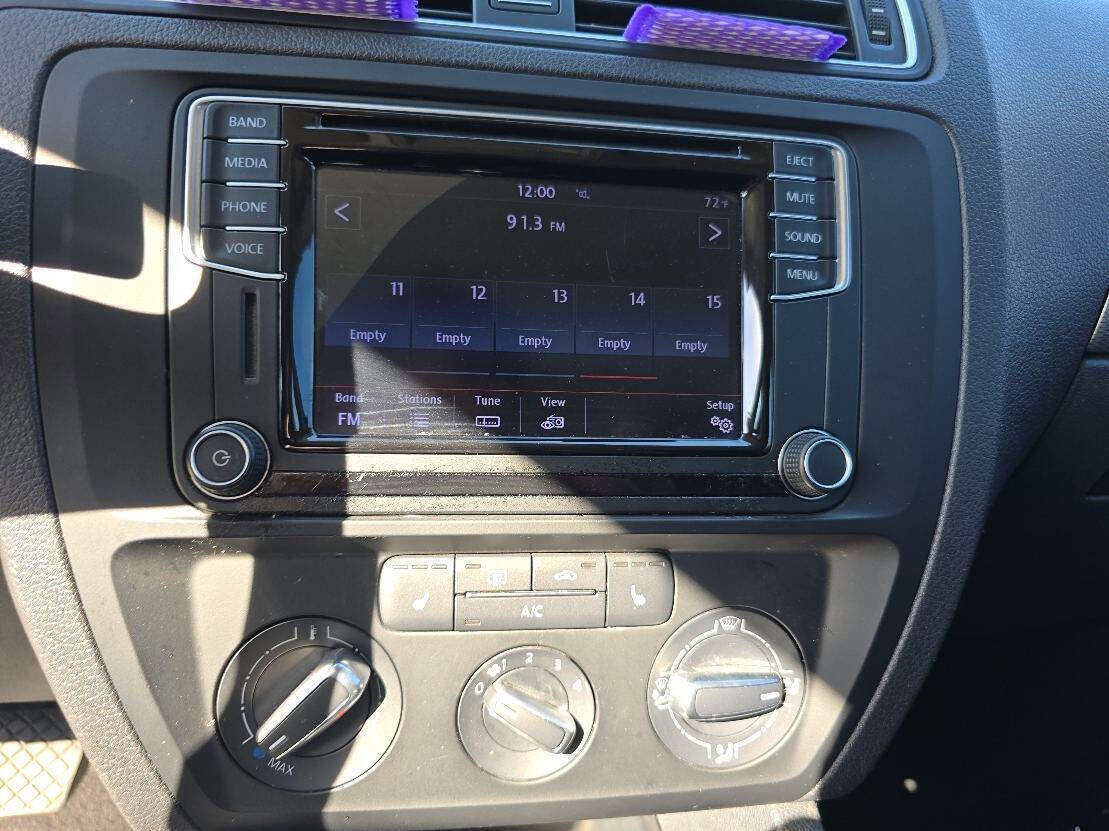 Used 2016 Volkswagen Jetta SE image 23