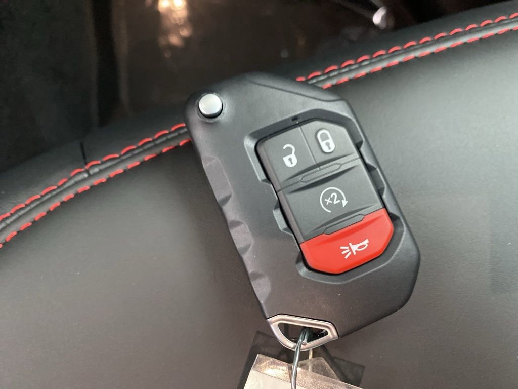 New 2026 Jeep Wrangler Unlimited Rubicon w/ Technology Group image 32