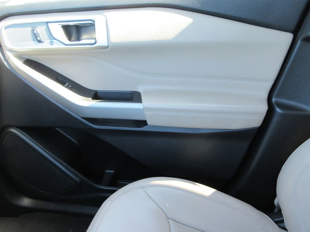 Used 2023 Ford Explorer Limited AWD/4WD image 35