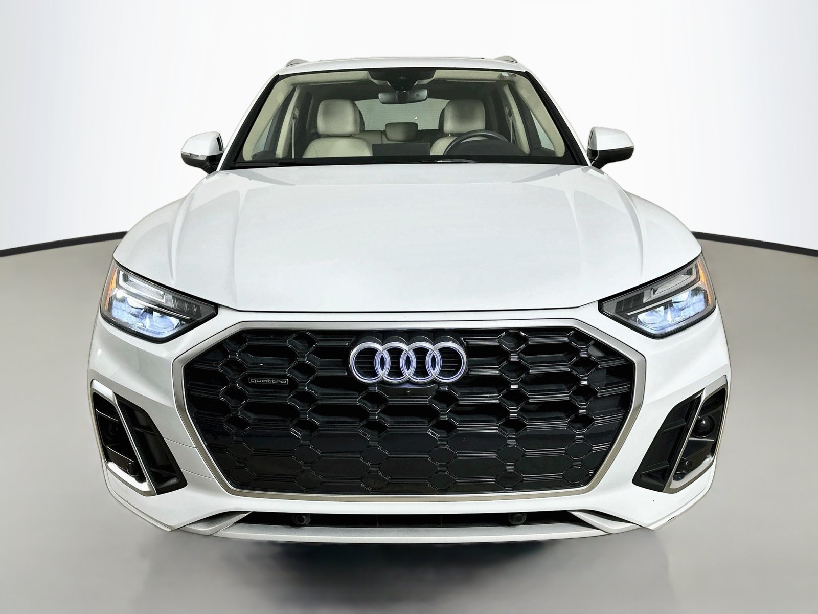 Used 2023 Audi Q5 2.0T Premium Plus w/ Premium Plus Package AWD/4WD image 2