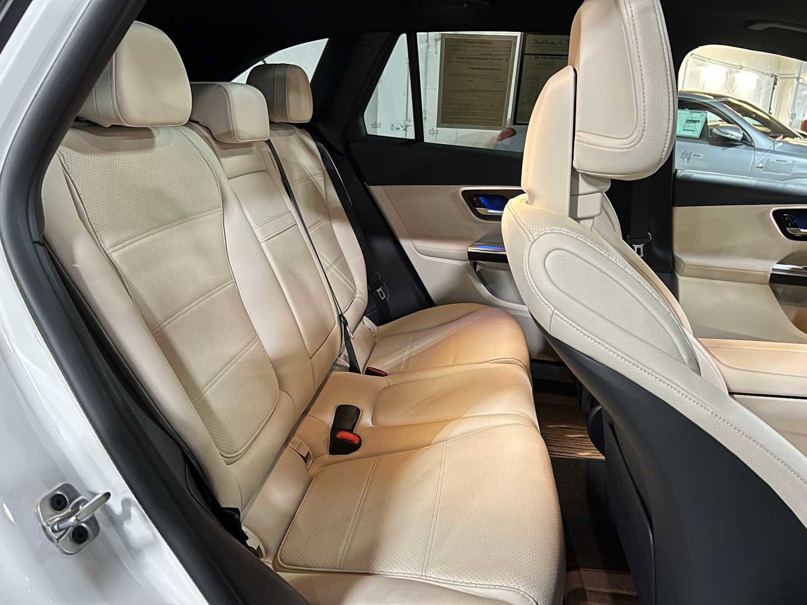 Used 2026 Mercedes-Benz GLC 300 4MATIC image 13