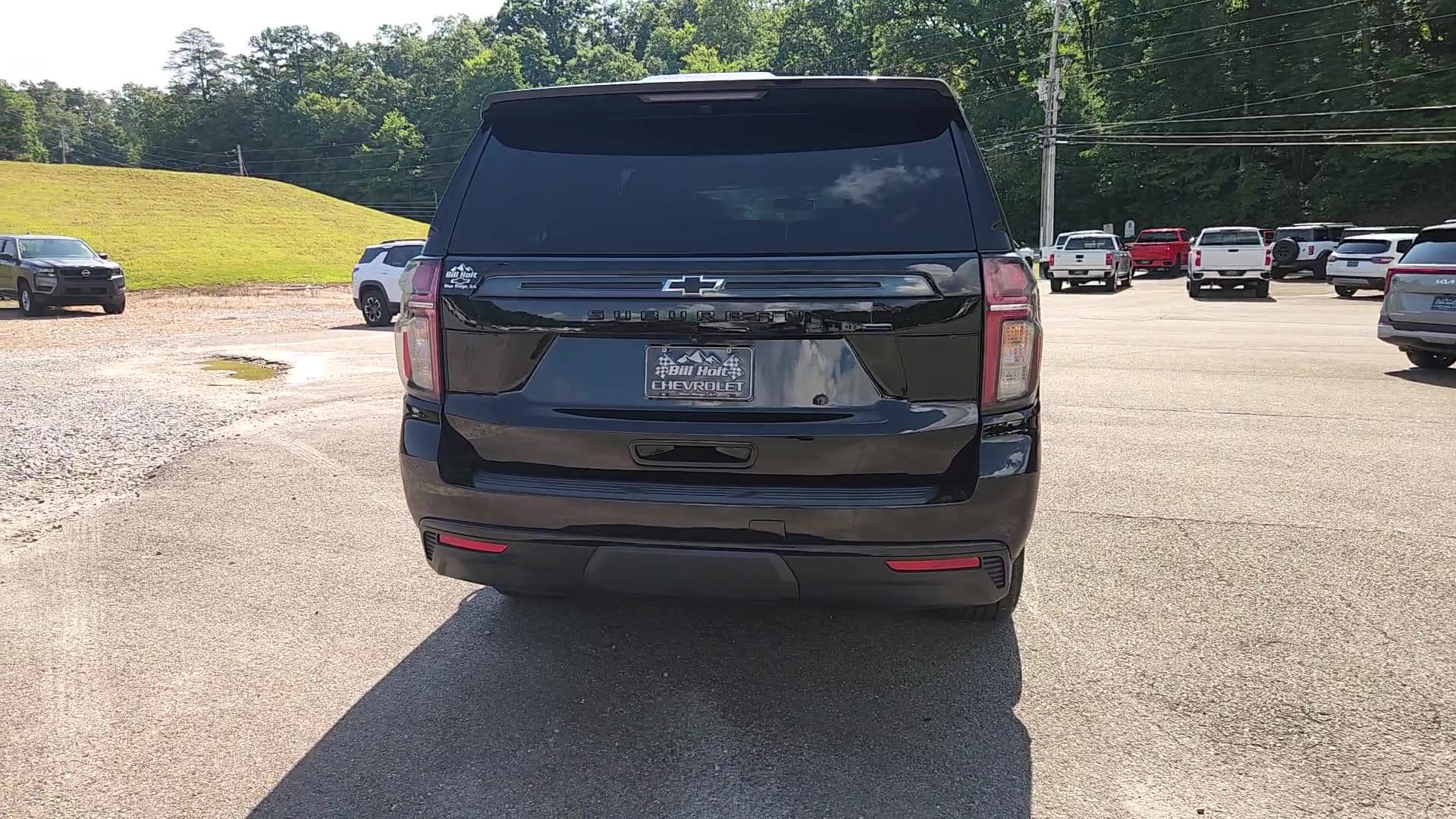 Used 2021 Chevrolet Suburban Z71 w/ Z71 Signature Package AWD/4WD image 17