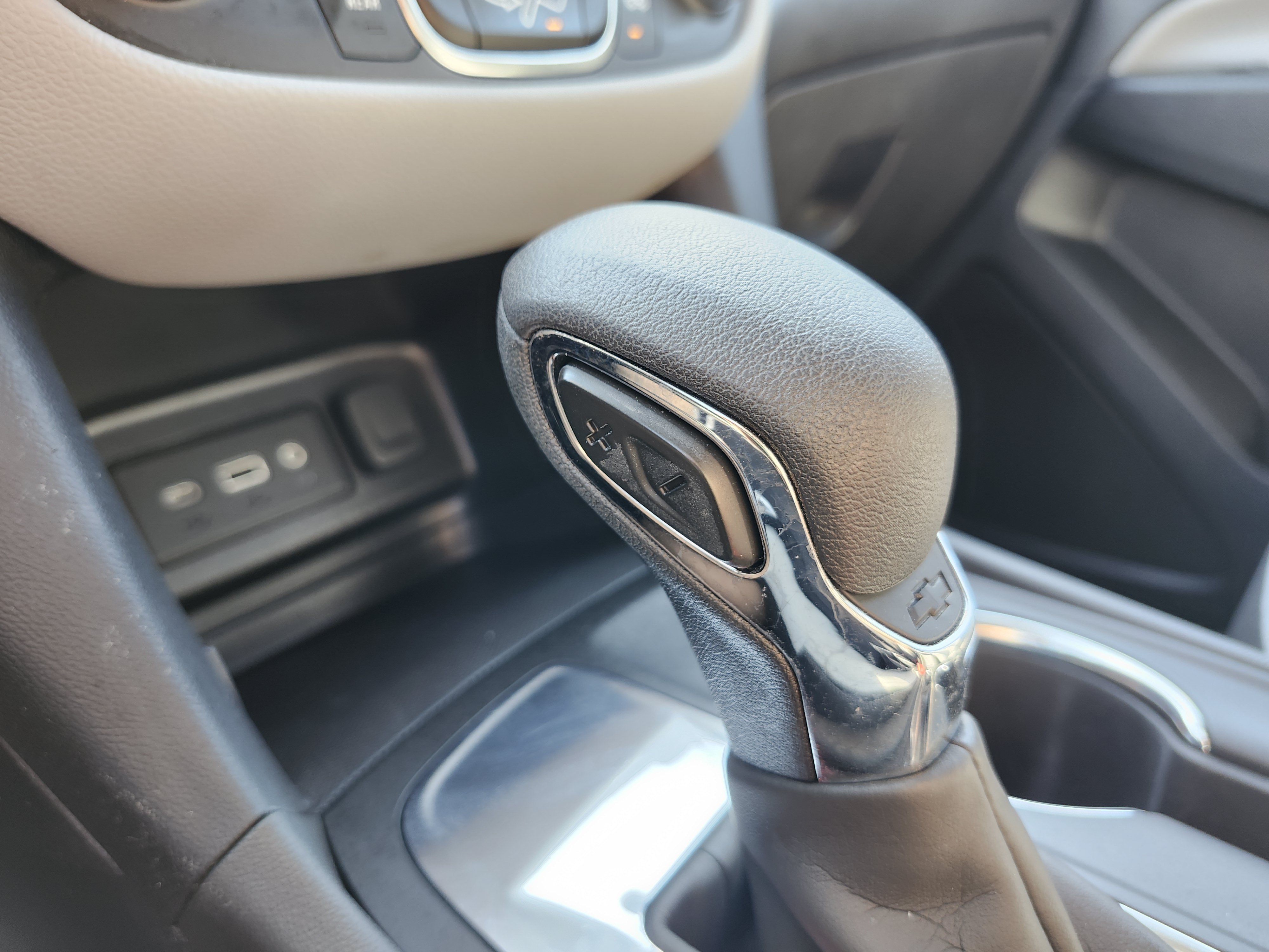 Used 2023 Chevrolet Equinox LT FWD image 8