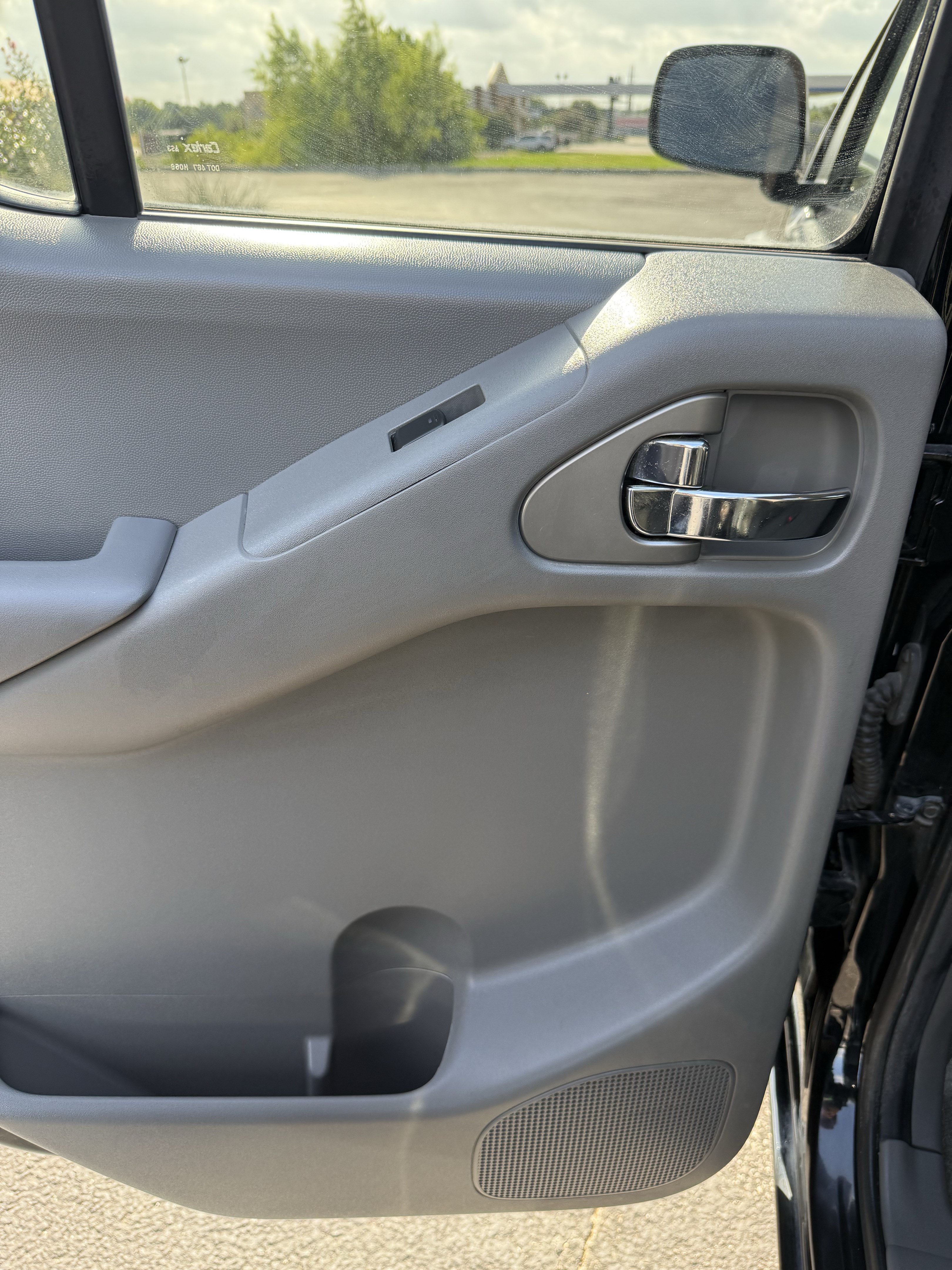 Used 2014 Nissan Frontier Desert Runner RWD image 13