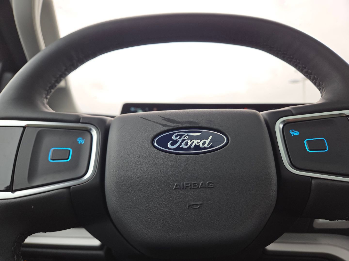 Used 2025 Ford Expedition Active image 26