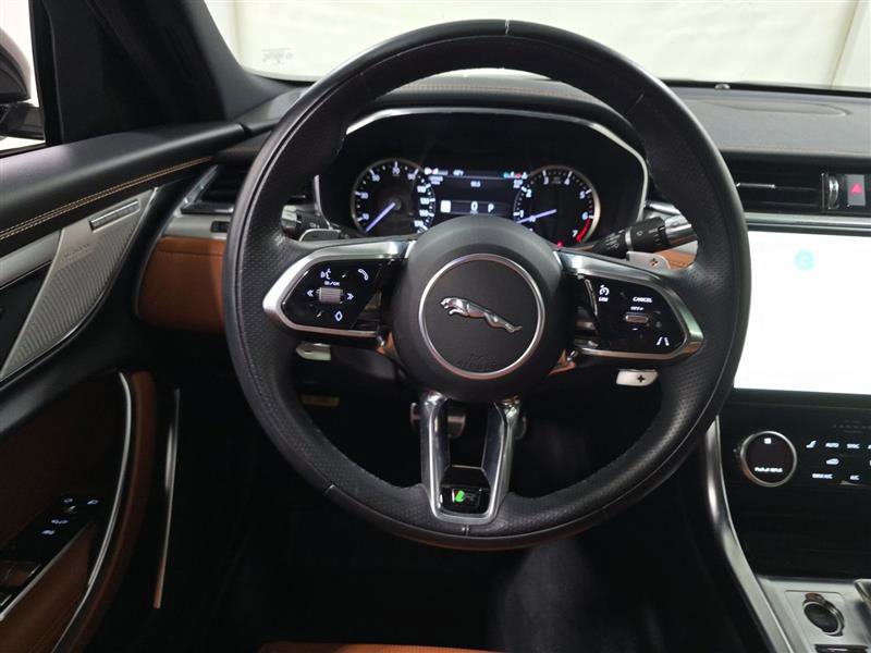 Used 2022 Jaguar XF R-Dynamic SE AWD/4WD image 11