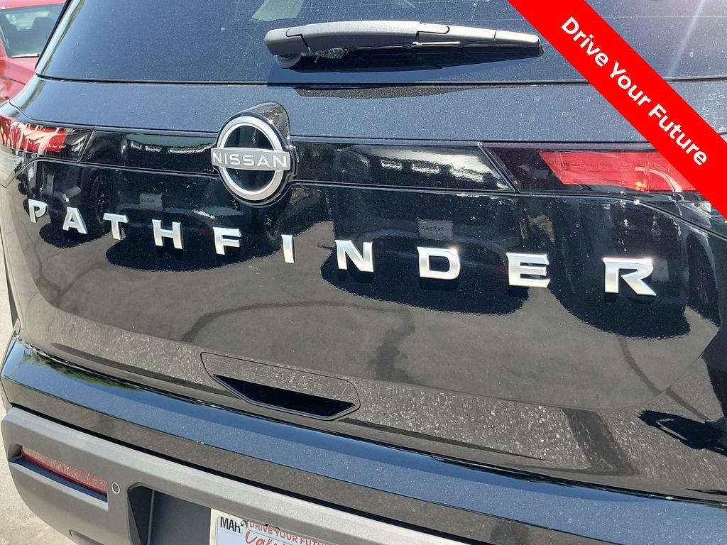 Certified 2025 Nissan Pathfinder SV FWD image 32