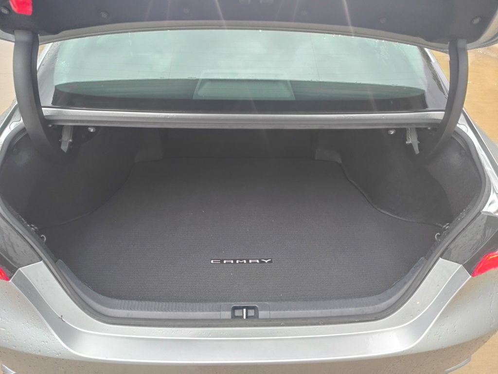 Used 2024 Toyota Camry SE FWD image 21
