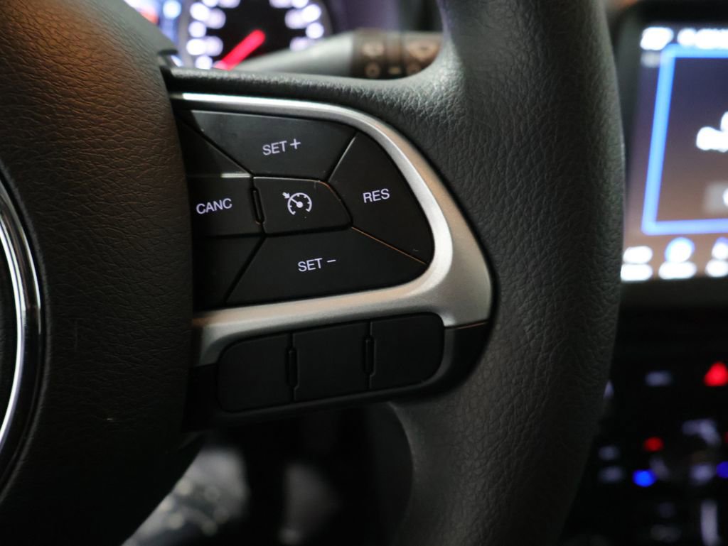 Used 2023 Jeep Renegade Latitude AWD/4WD image 40