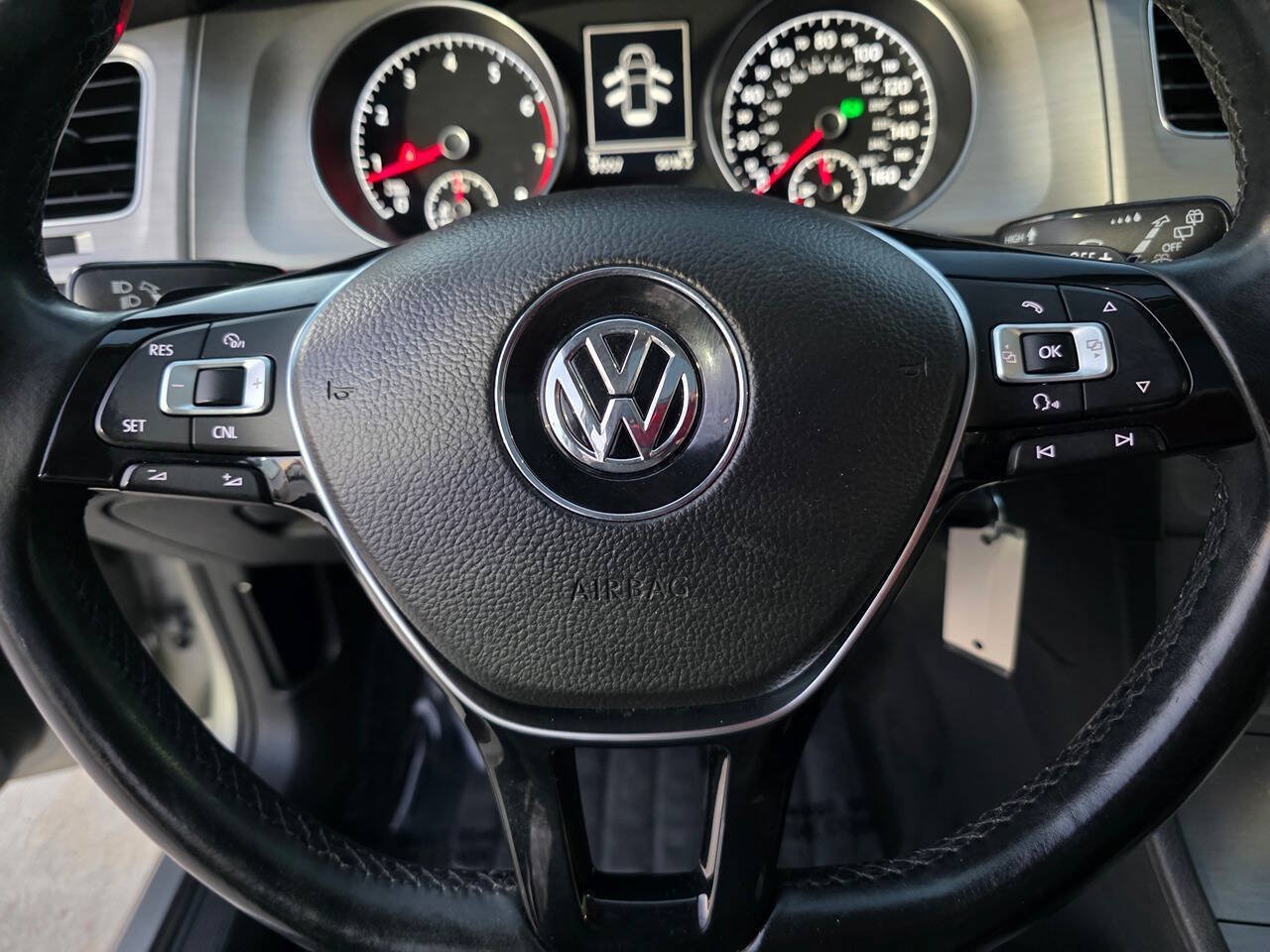 Used 2015 Volkswagen Golf S FWD image 42