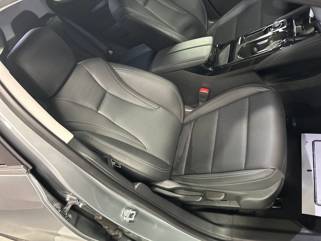 Used 2025 Buick Envision Preferred AWD/4WD image 25