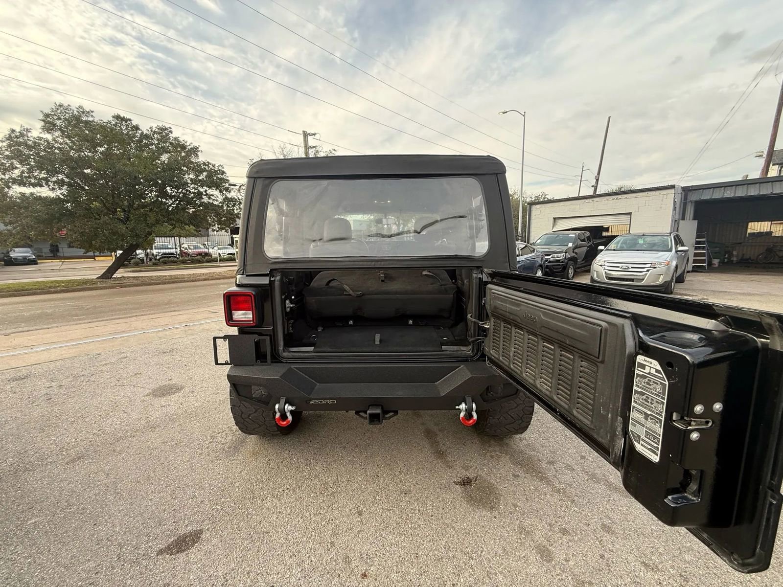 Used 2019 Jeep Wrangler Sport image 23
