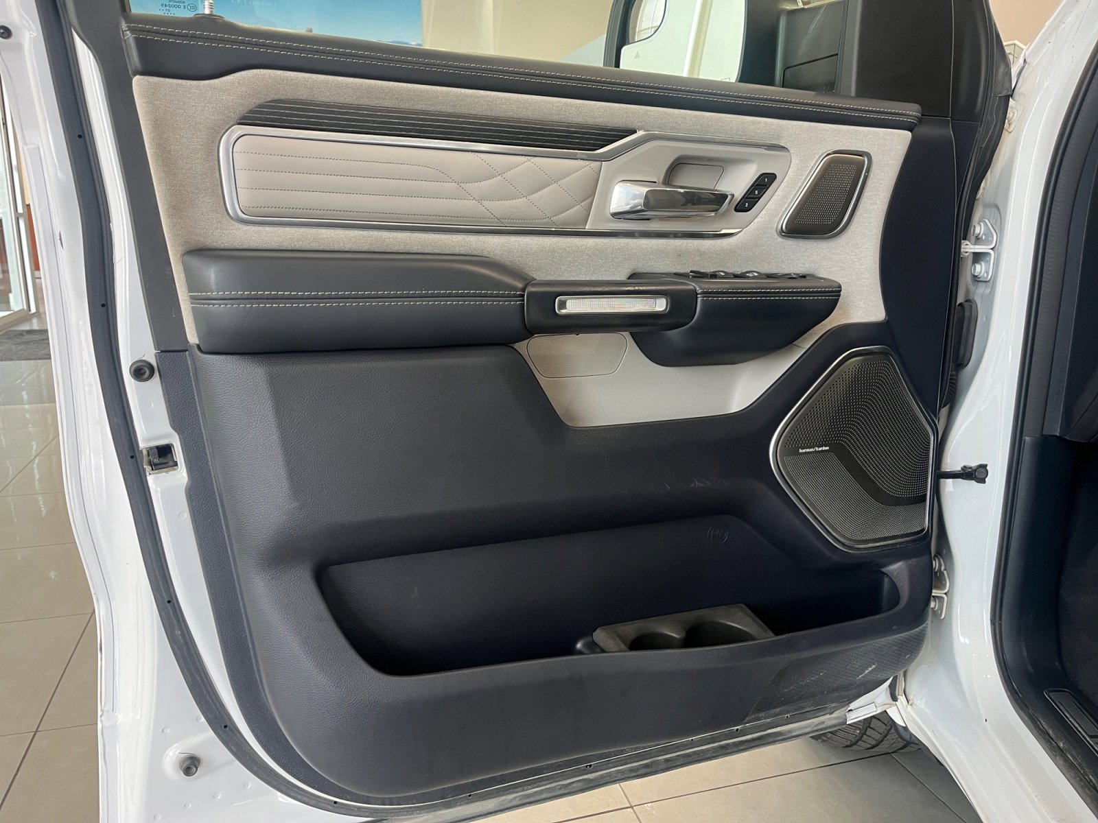 Used 2022 RAM 1500 Limited image 15