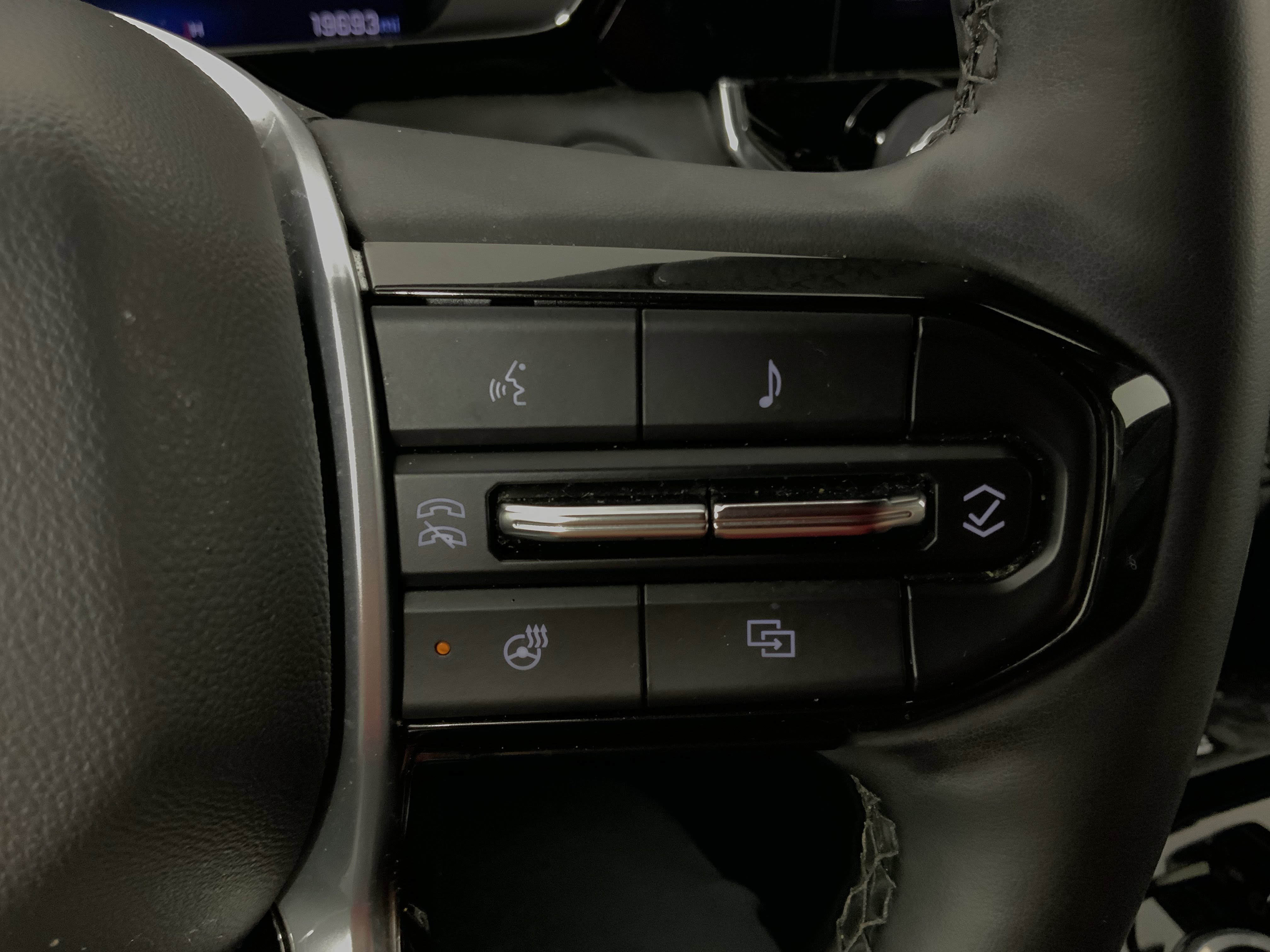 Used 2024 Chevrolet Colorado LT w/ LT Convenience Package III image 28