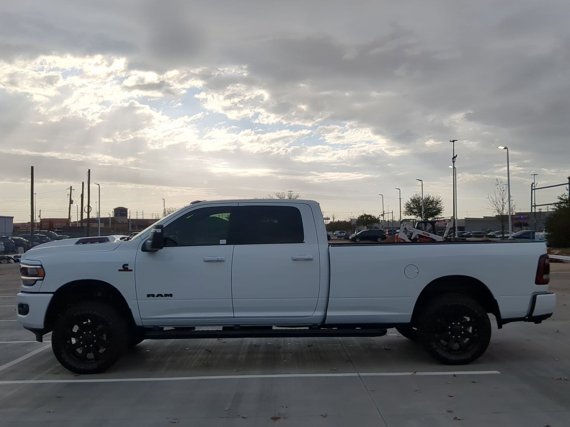 Used 2024 RAM 3500 Laramie w/ Night Edition image 7
