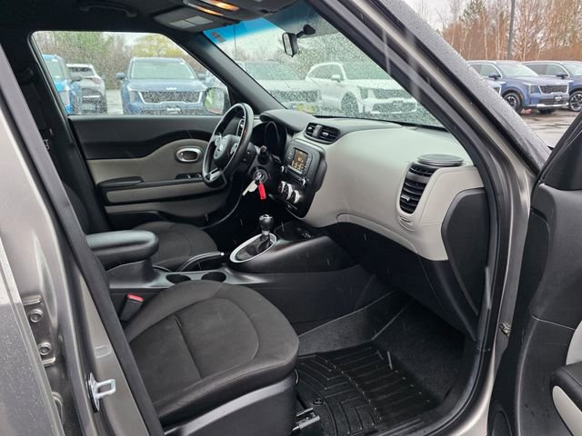 Used 2017 Kia Soul FWD image 11