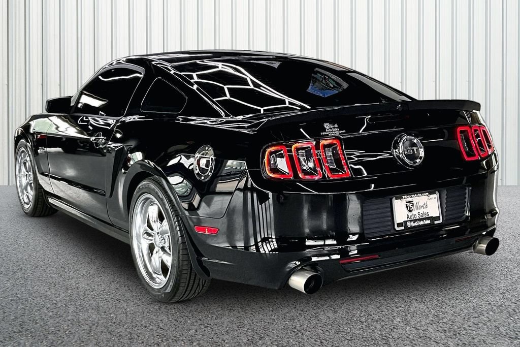 Used 2014 Ford Mustang GT Premium w/ Comfort Package RWD image 4