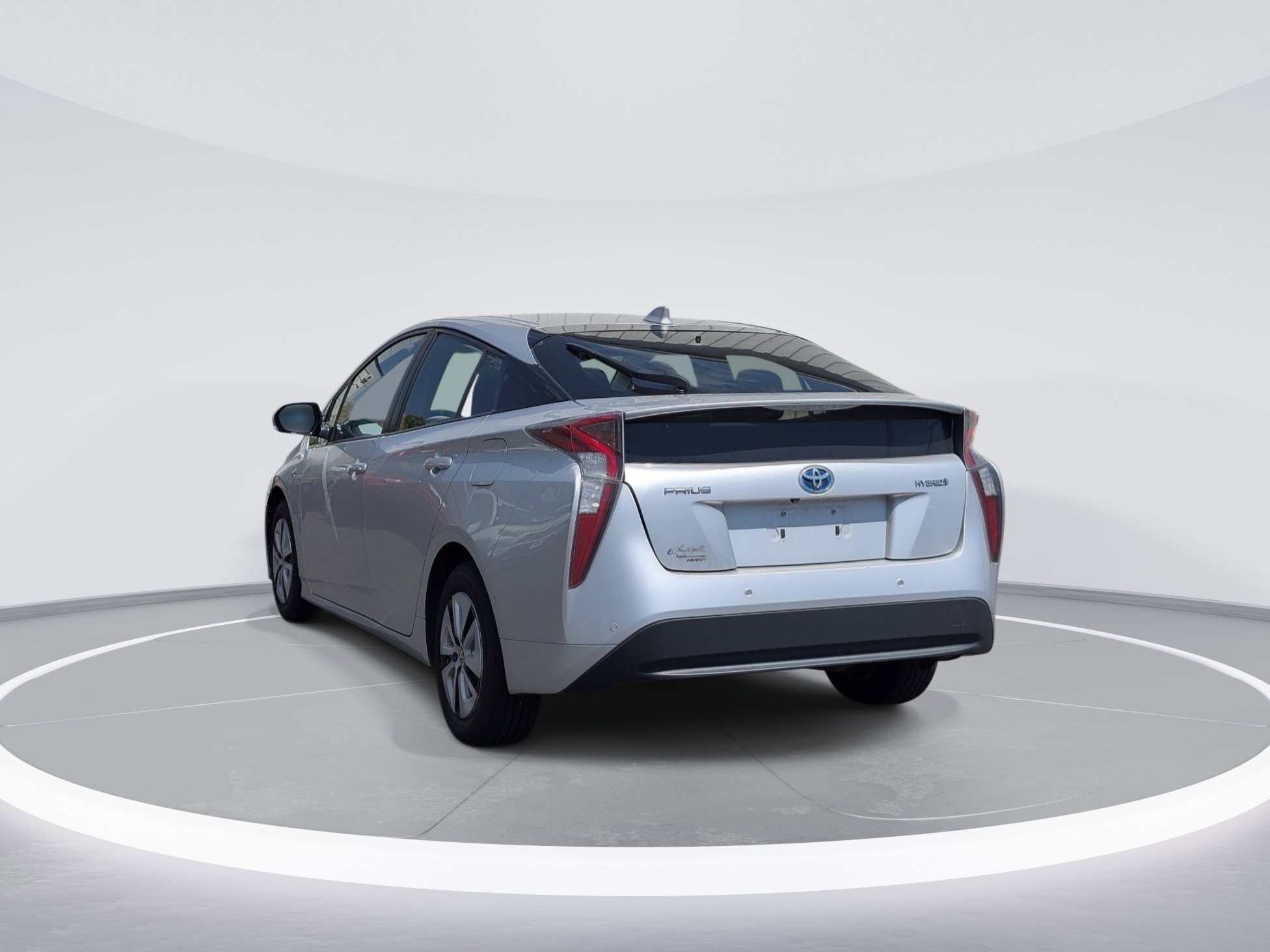 Used 2017 Toyota Prius Four FWD image 5