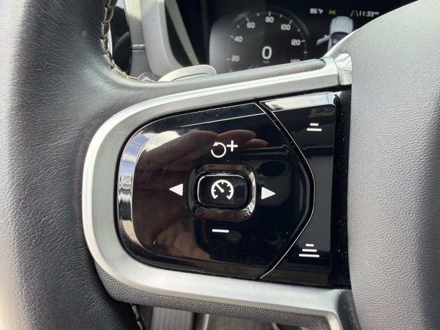 Used 2020 Volvo S60 T5 R-Design image 26