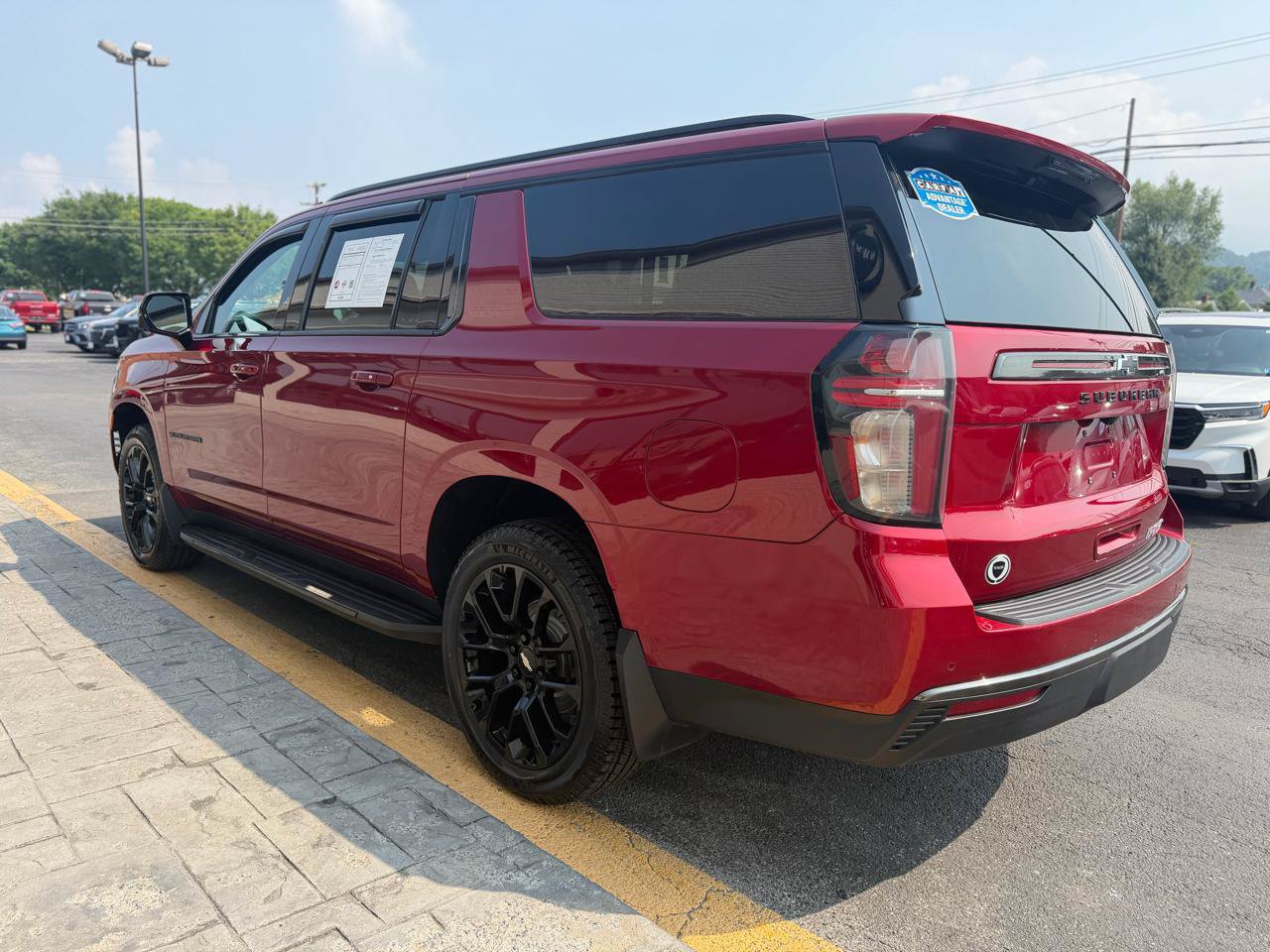 Used 2022 Chevrolet Suburban RST w/ Luxury Package AWD/4WD image 6