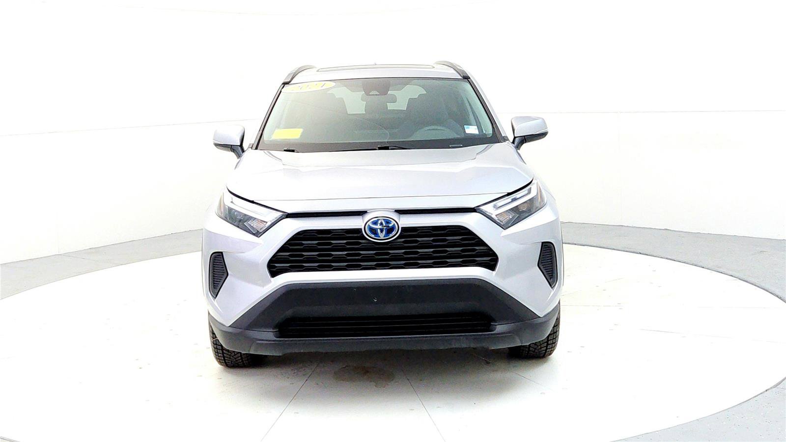 Used 2024 Toyota RAV4 XLE w/ Convenience Package image 8
