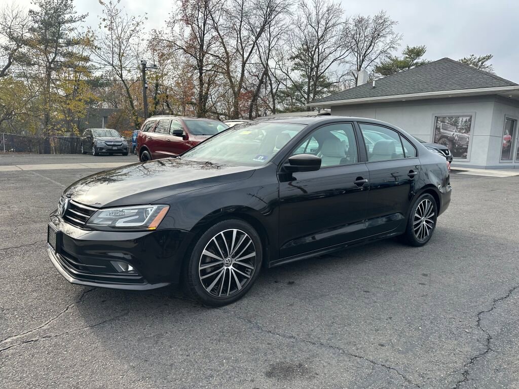Used 2017 Volkswagen Jetta Sport w/ Jetta Sport Lighting Package image 3