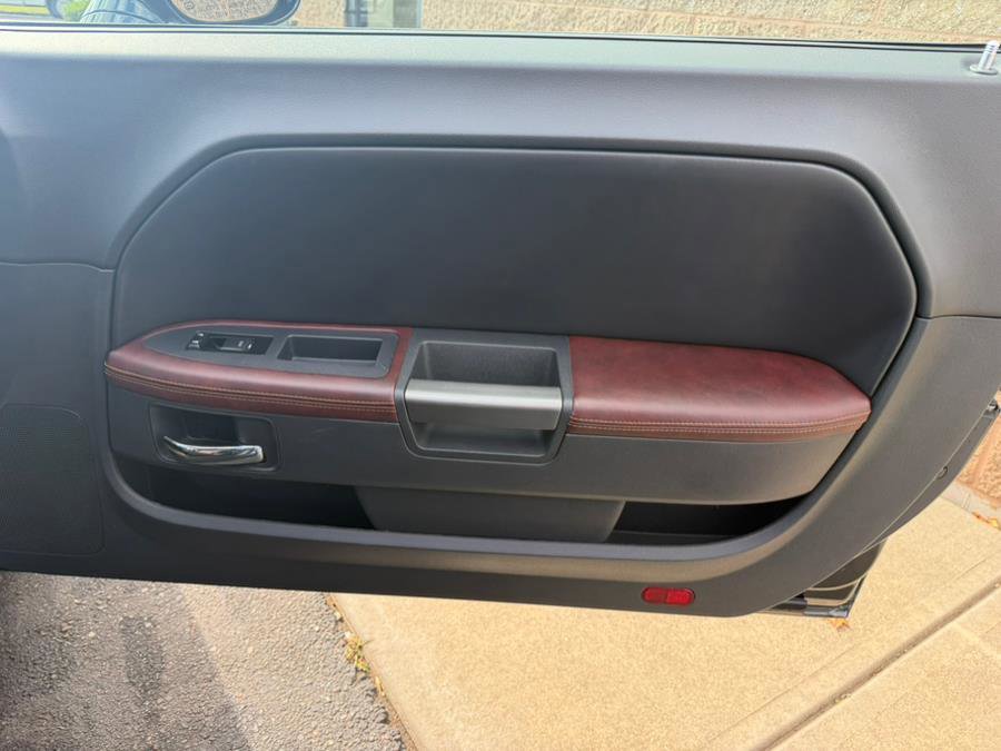 Used 2014 Dodge Challenger R/T image 21
