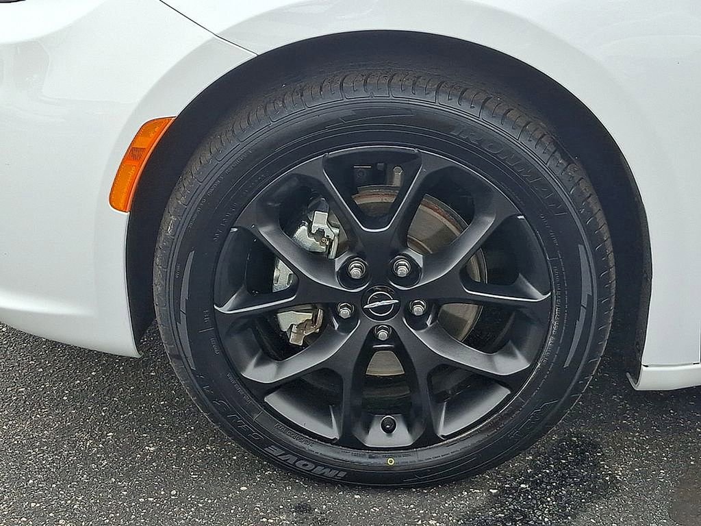 Used 2025 Chrysler Pacifica Limited FWD image 8