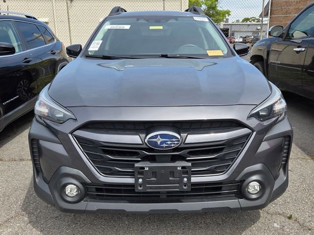 Used 2023 Subaru Outback Premium AWD/4WD image 2