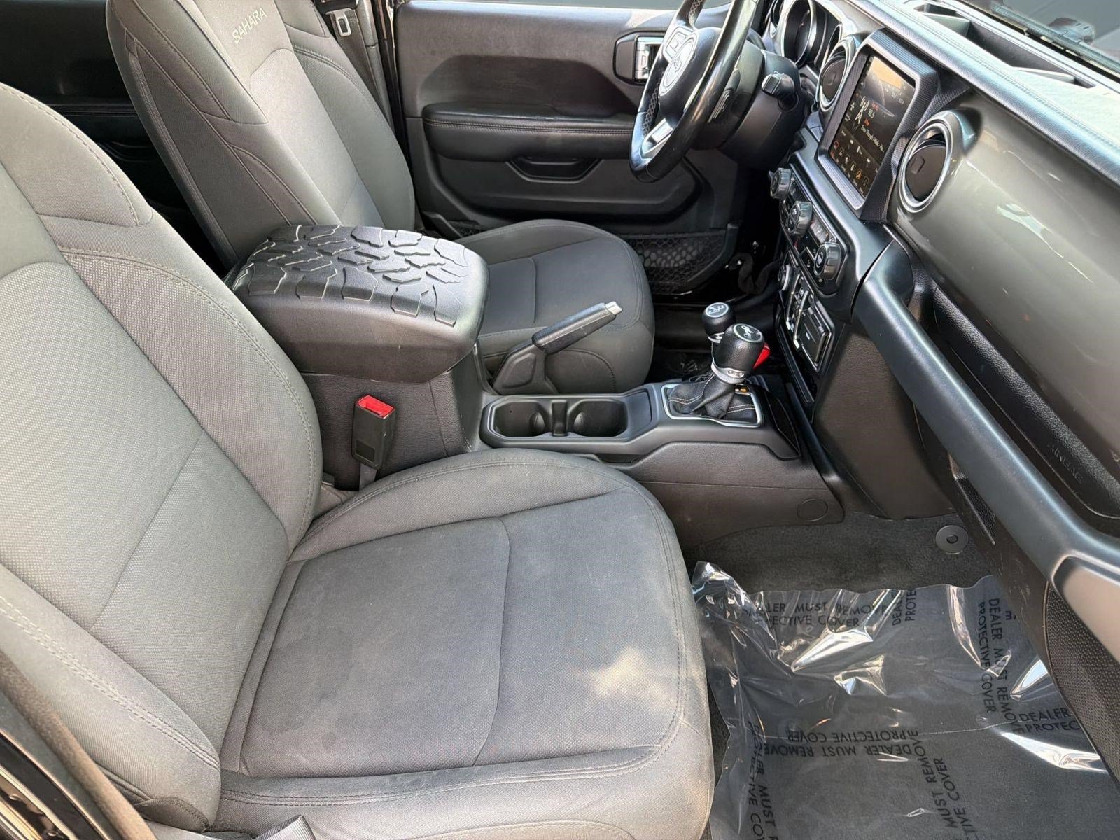 Used 2020 Jeep Wrangler Unlimited Sahara w/ Uconnect 4C Nav & Sound Group AWD/4WD image 23