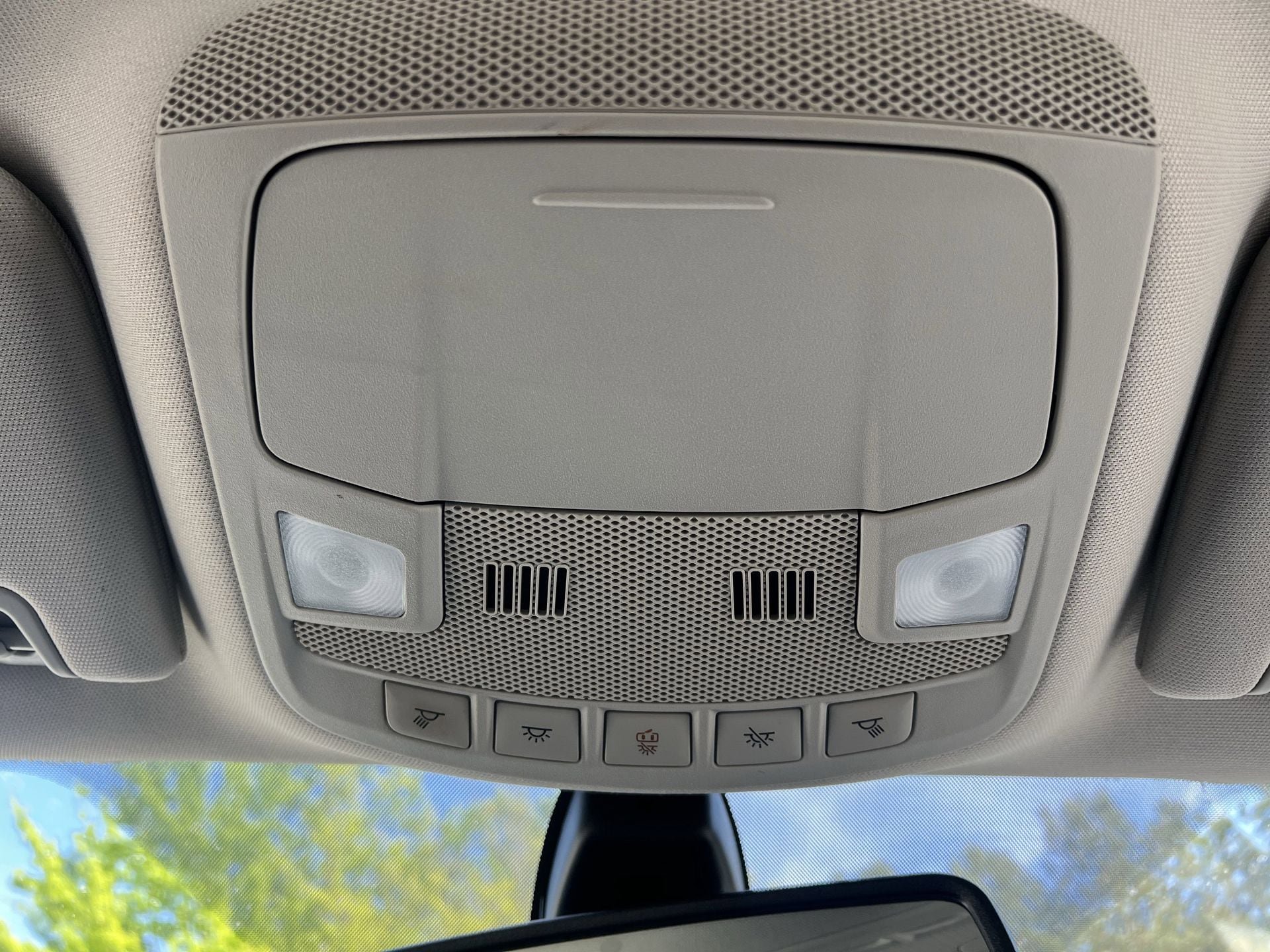 Used 2020 Ford Fusion SE FWD image 11