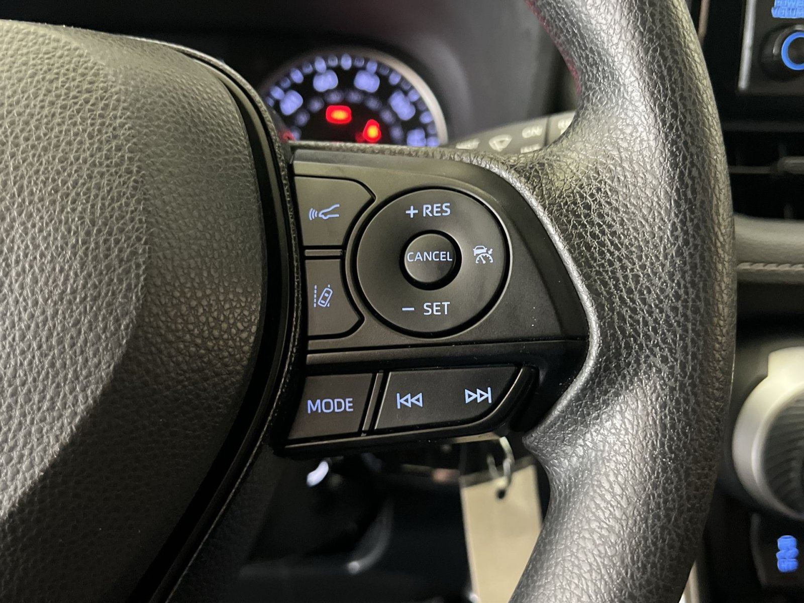 Used 2019 Toyota RAV4 LE w/ All Weather Liner Package AWD/4WD image 32