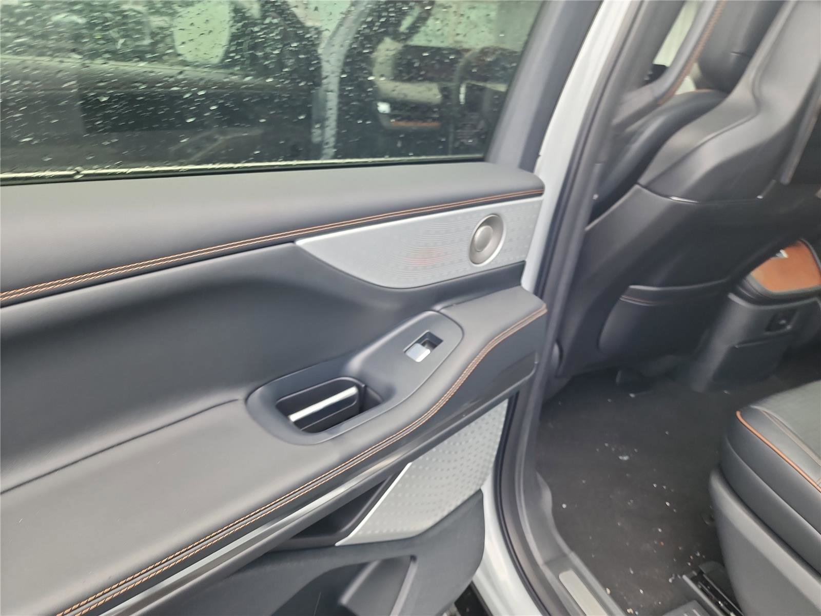 New 2025 Lincoln Navigator L Black Label image 17