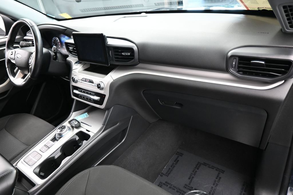 Used 2023 Ford Explorer XLT RWD image 41