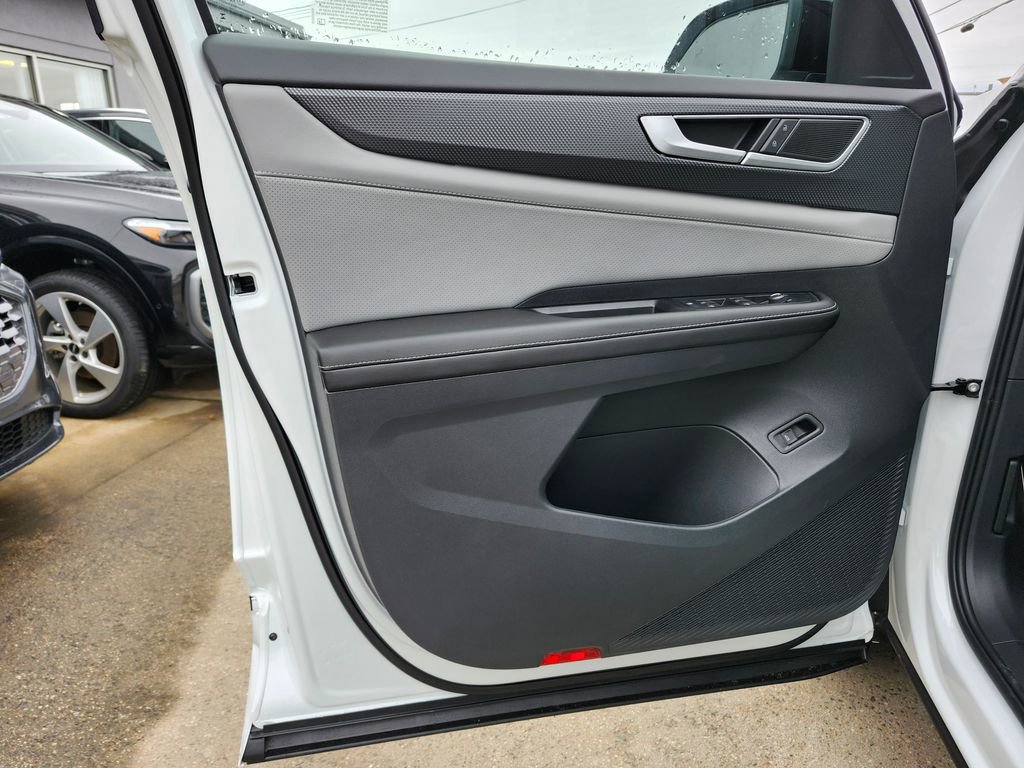 New 2026 Volkswagen Atlas Cross Sport SEL R-Line image 10