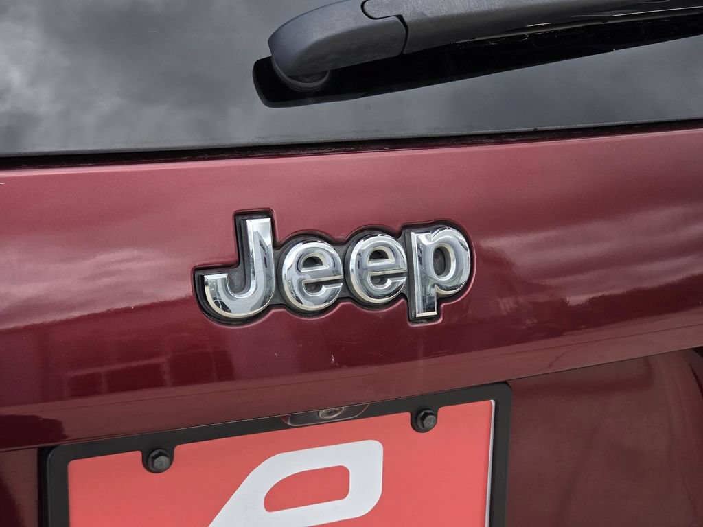 Used 2019 Jeep Cherokee Latitude w/ Popular Appearance Group FWD image 38