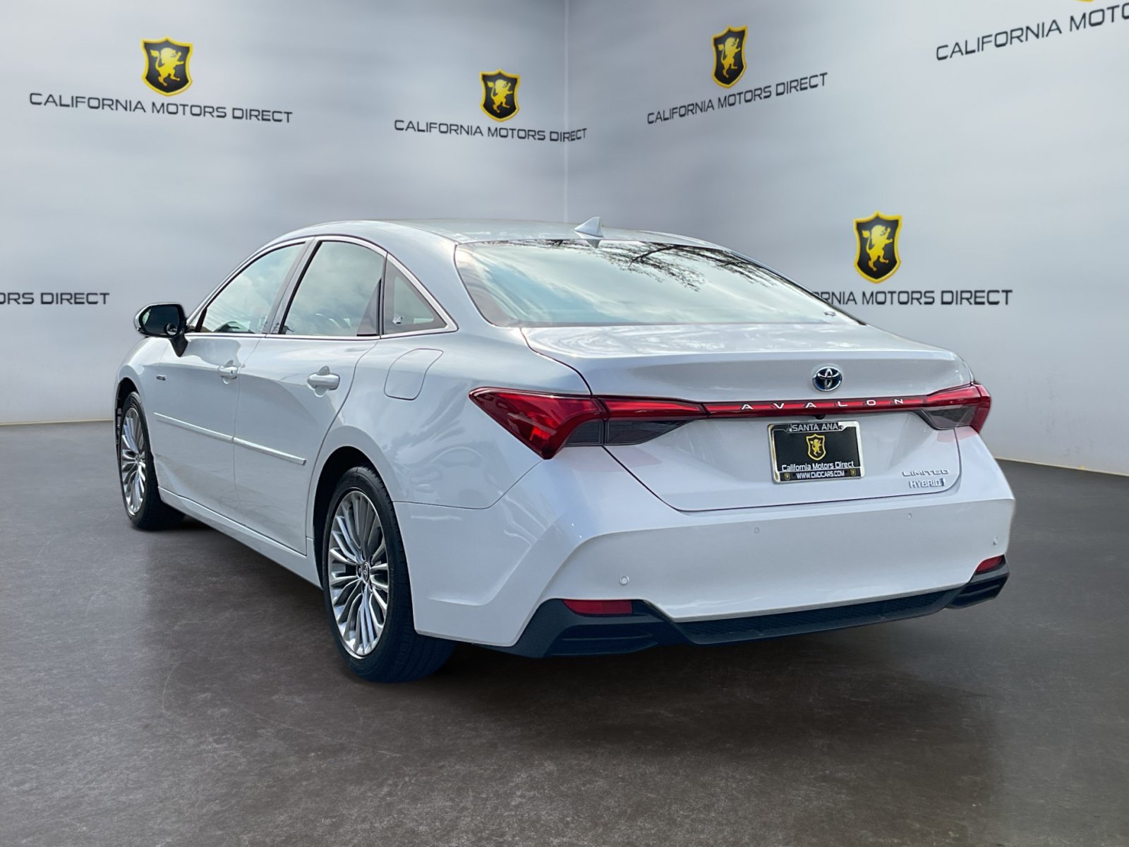Used 2021 Toyota Avalon Limited w/ Advanced Safety Package FWD image 7
