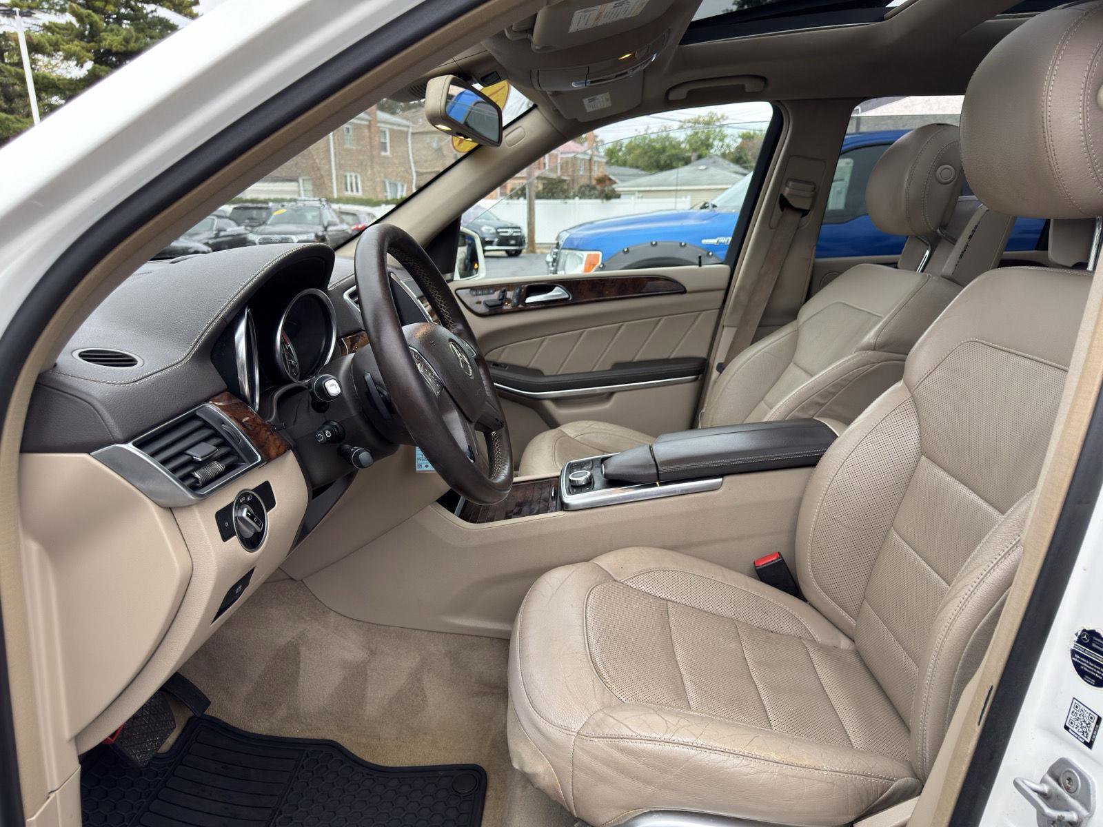 Used 2014 Mercedes-Benz GL 550 4MATIC image 19