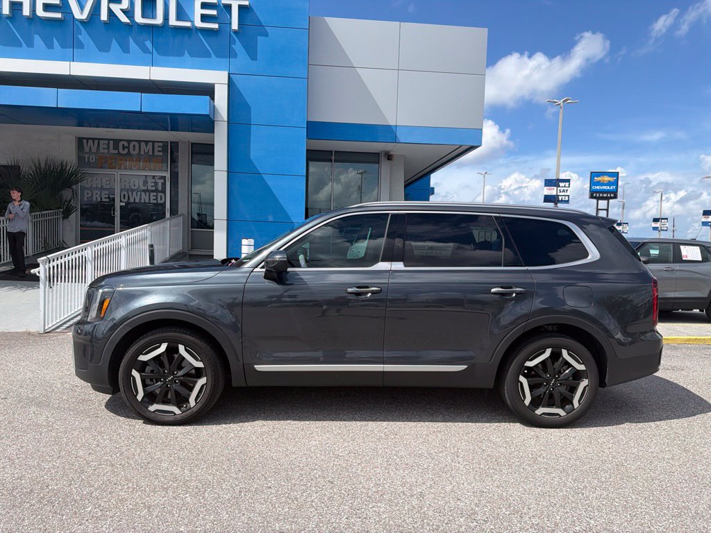 Used 2024 Kia Telluride S w/ S Sunroof Package FWD image 4