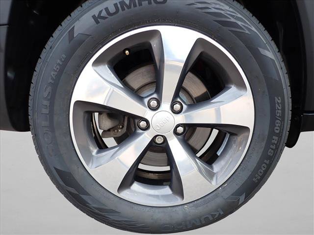 Used 2019 Jeep Cherokee Limited w/ Trailer Tow Group AWD/4WD image 7