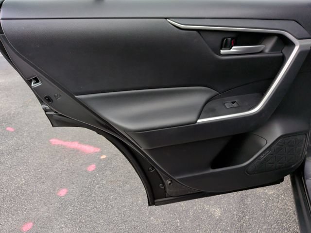 Used 2025 Toyota RAV4 XLE FWD image 30