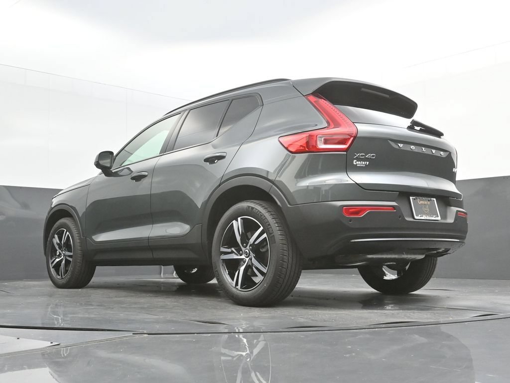 New 2026 Volvo XC40 B4 Core w/ Protection Package Premier FWD image 33