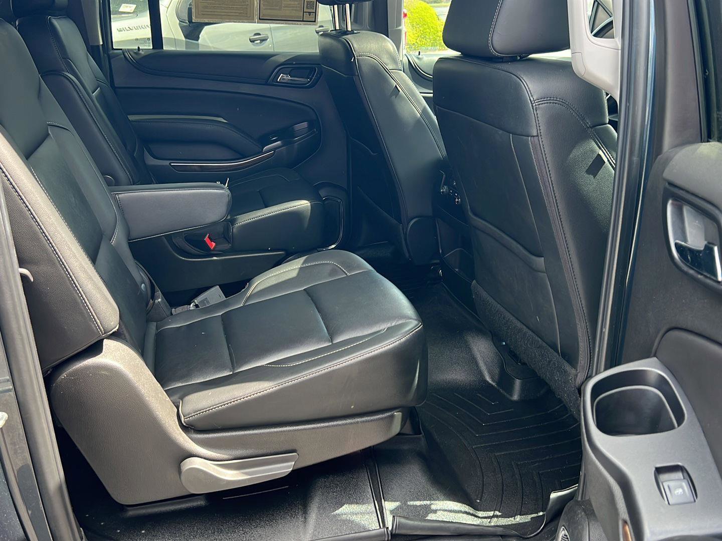 Used 2019 Chevrolet Suburban LT image 13