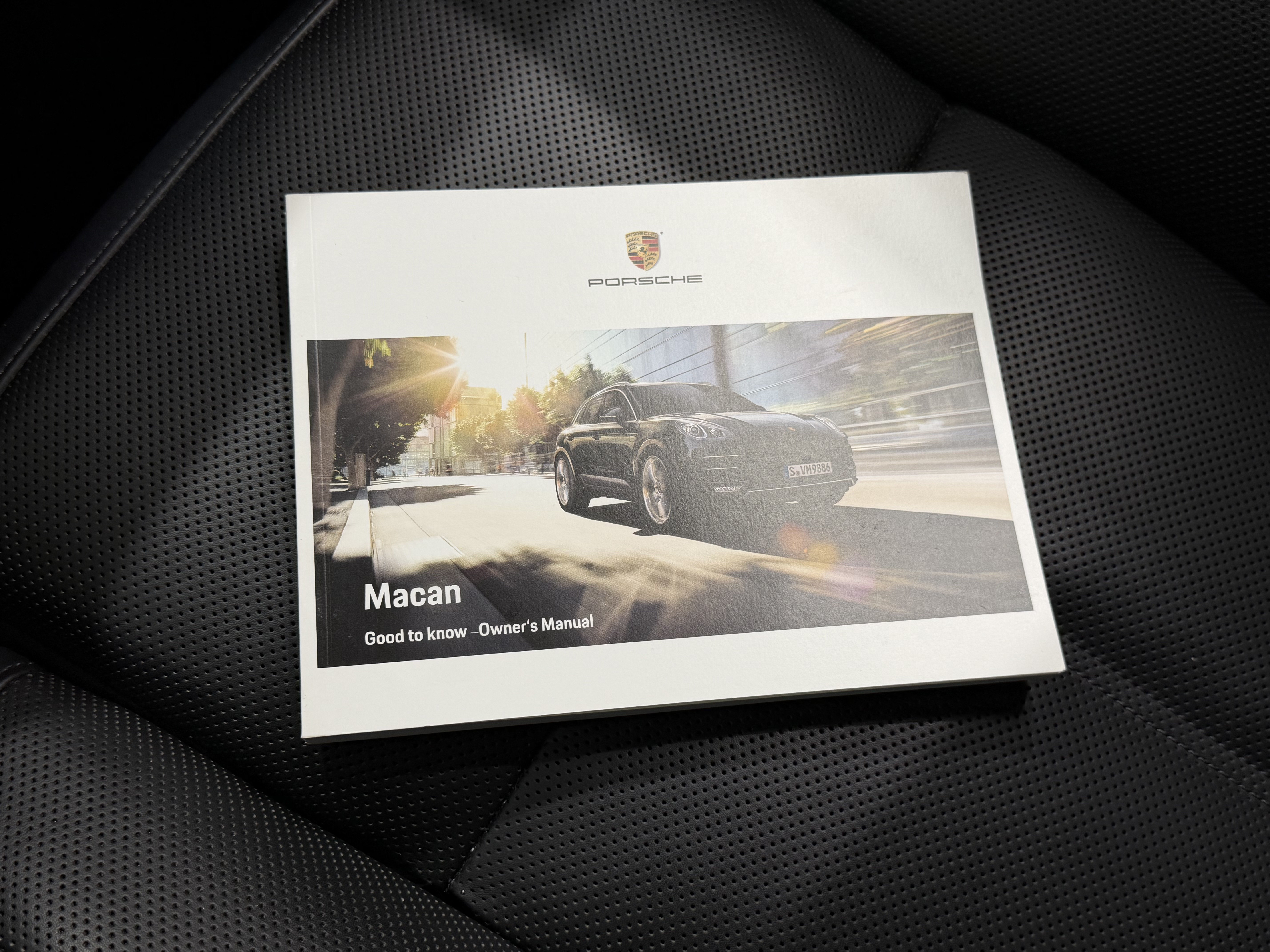 Certified 2018 Porsche Macan AWD/4WD image 58