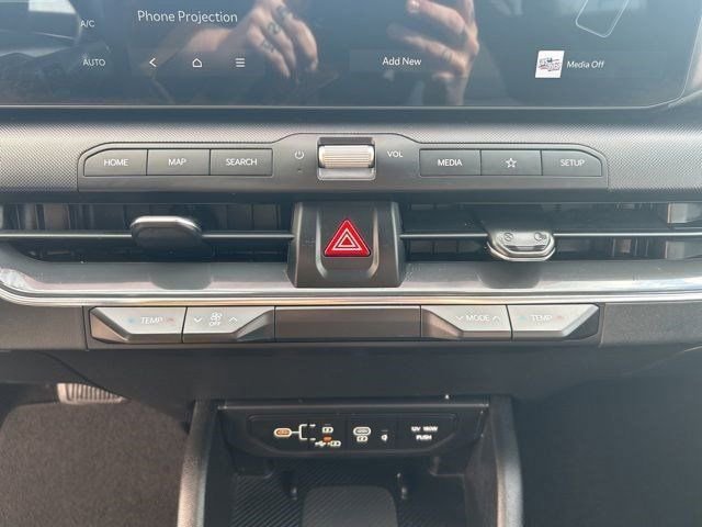 Used 2025 Kia K4 EX image 24
