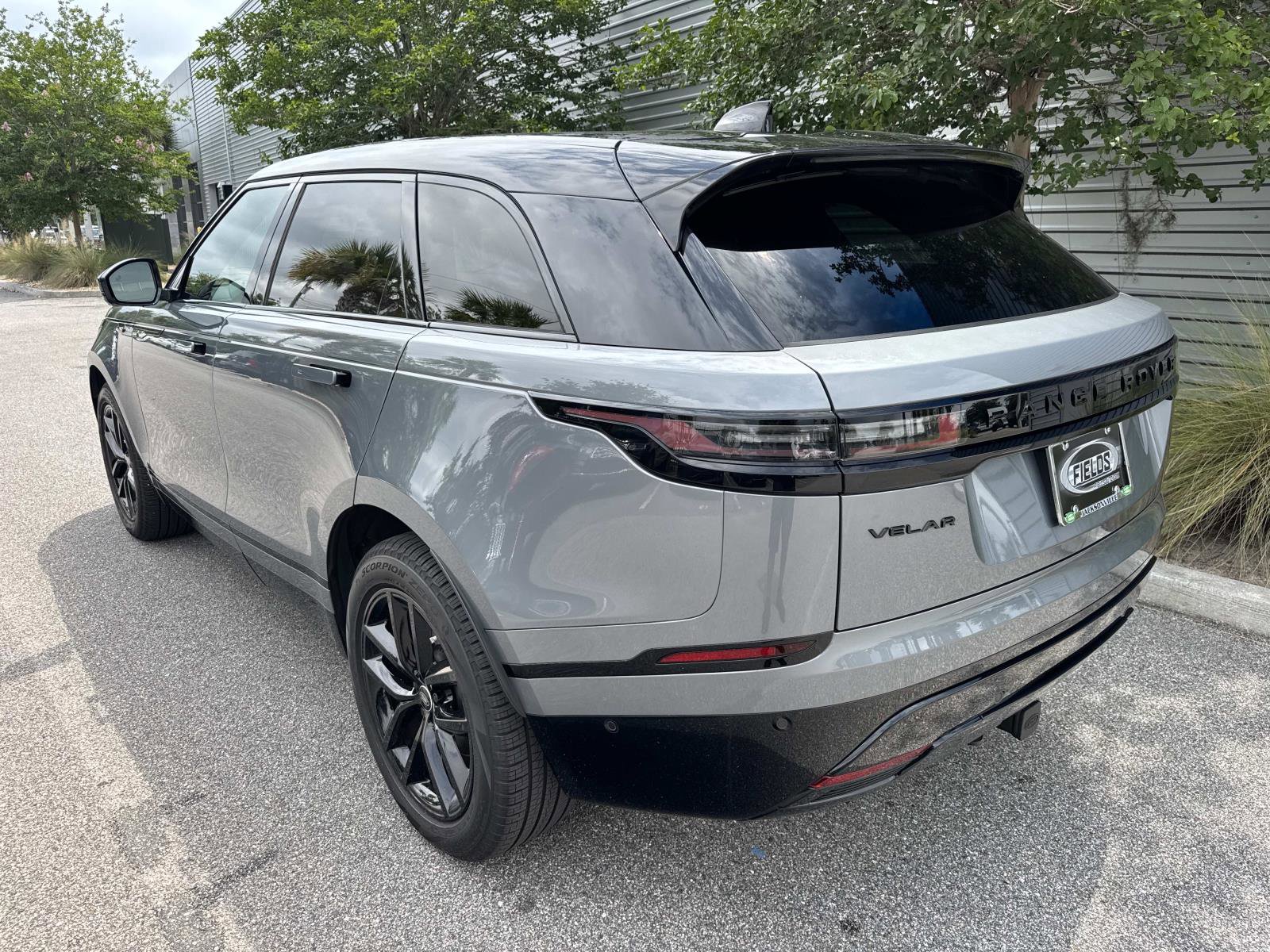 Certified 2026 Land Rover Range Rover Velar Dynamic SE AWD/4WD image 3