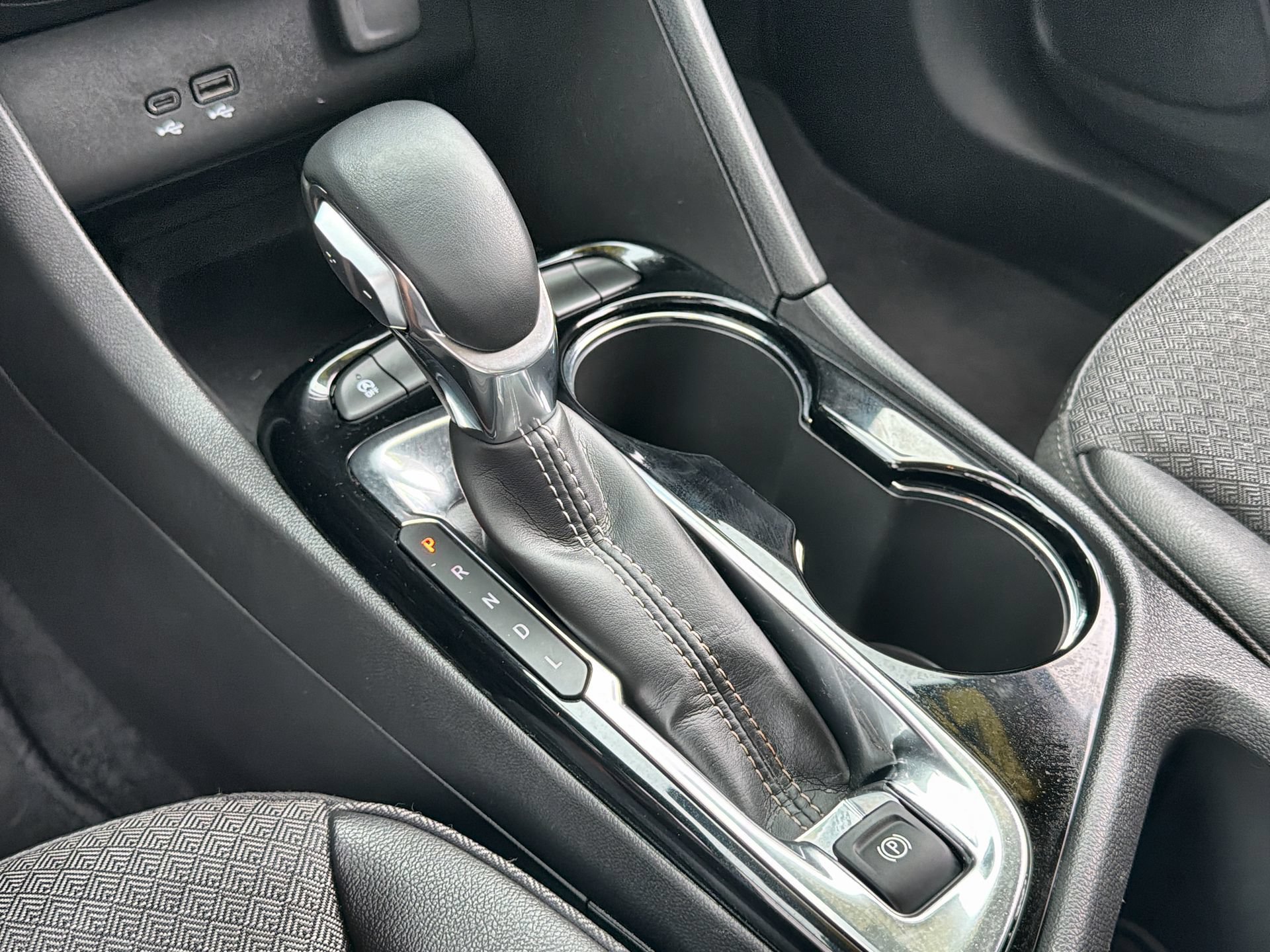 Used 2025 Buick Encore GX Preferred FWD image 19
