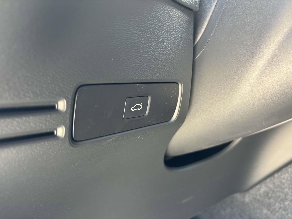 New 2026 Volvo XC40 B5 Plus w/ Protection Package Premier image 14